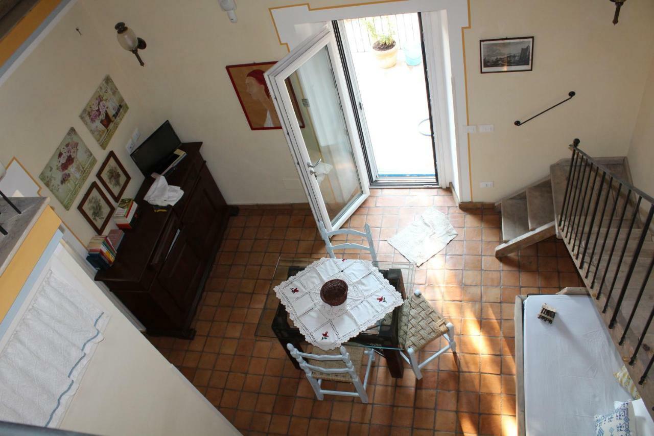 テッラチーナ Casa Azzurraヴィラ エクステリア 写真